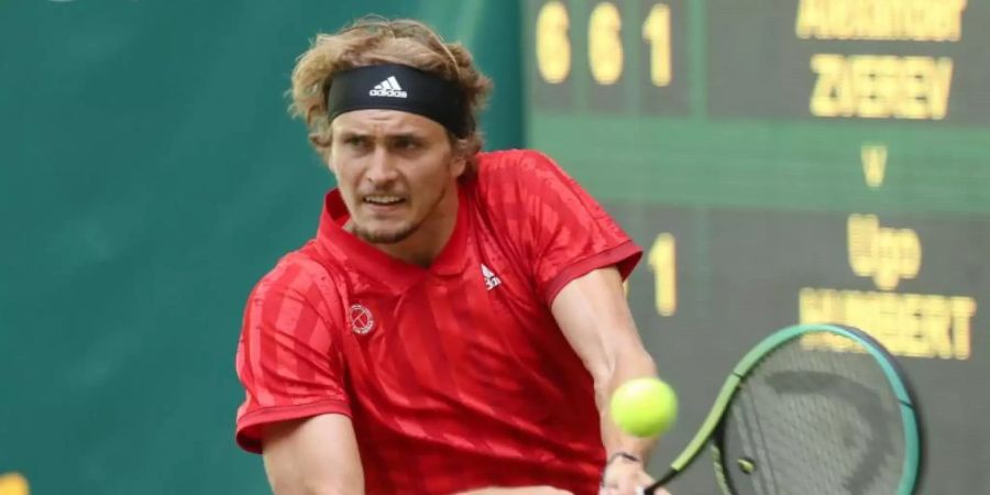 Alexander Zverev hat einen Dreijahresvertrag mit dem Rasenturnier im westfälischen Halle unterzeichnet. Foto: Friso Gentsch/dpa