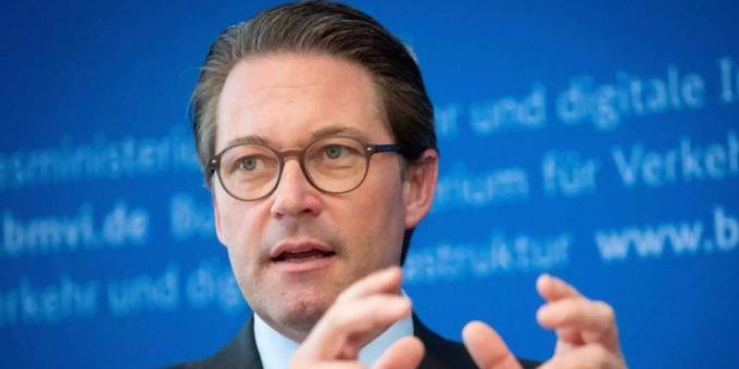 Verkehrsminister Andreas Scheuer (CSU) spricht sich für ein SMS-Warnsystem beim Katastrophenschutz aus. Andreas Scheuer