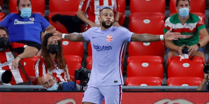 Memphis Depay jubelt im Trikot des FC Barcelona. memphis depay