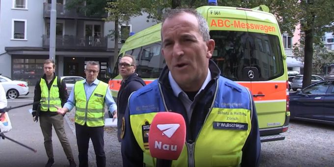 P. Wullschleger erklärt den Brand an der Langstrasse. Brand Langstrasse