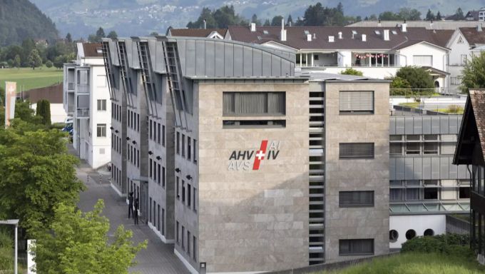 In der Schweiz gebe es laut dem Bundesrat genügend Vermögensumverteilungsinstrumente, beispielsweise die AHV. 99%-Initiative