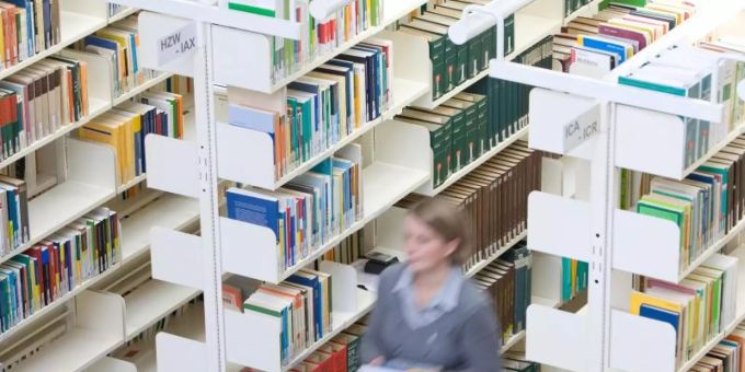 Bei der Vergabe für Studienstipendien sind Ostdetusche noch immer unterrepräsentiert. Foto: Friso Gentsch/dpa/Archivbild Bei der Vergabe für Studienstipendien sind Ostdetusche noch immer unterrepräsentiert. Foto: Friso Gentsch/dpa/Archivbild