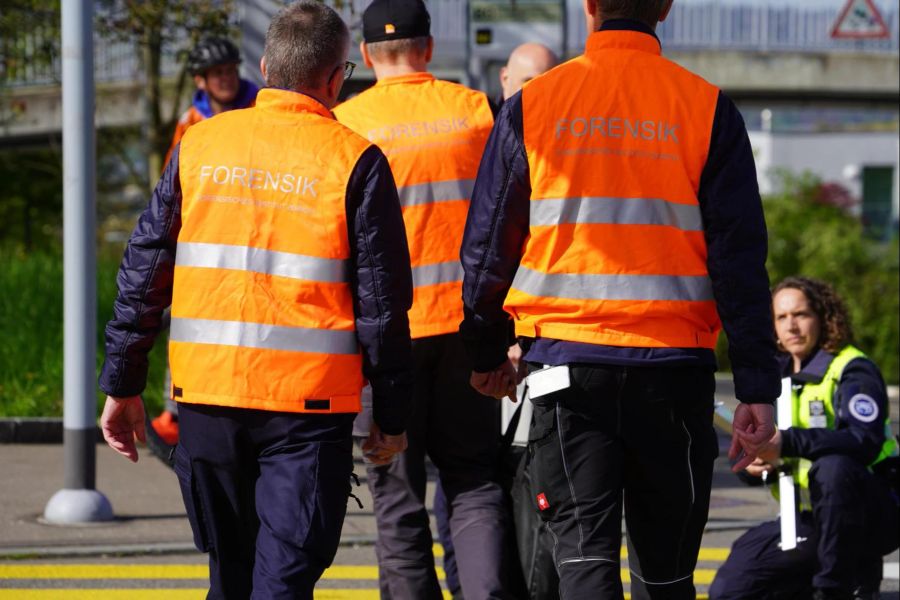 Spezialisten der Stadtpolizei Zürich rückten zur Bewissicherung aus.