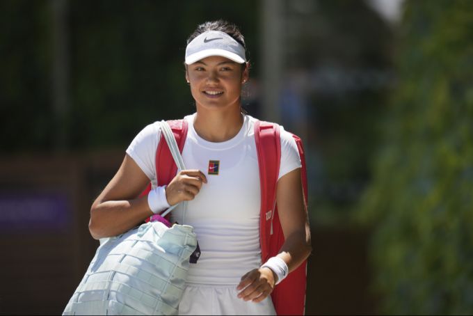 Emma Raducanu wird vor den US Open mit Carlos Alcaraz am Mixed-Turnier teilnehmen. Emma Raducanu