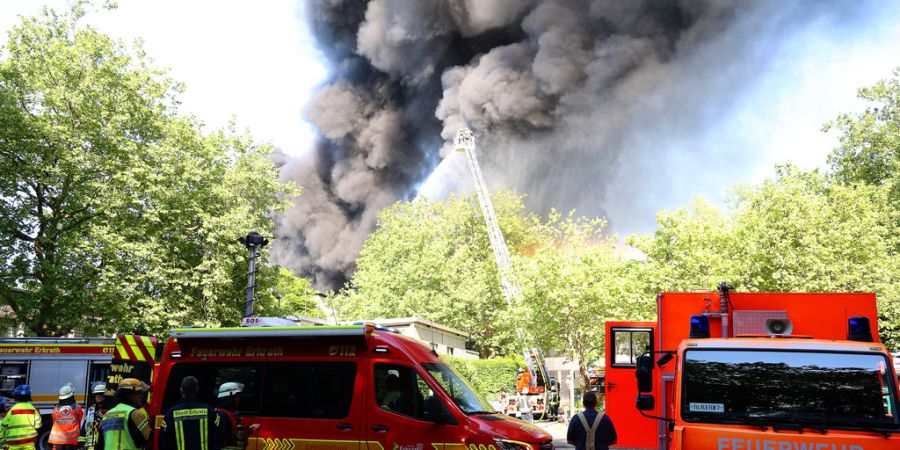 schule schüler brand