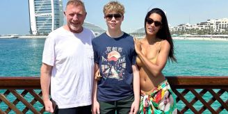 Mit Sohn Amadeus - Boris Becker sendet Familiengrüsse aus Dubai Mit Sohn Amadeus - Boris Becker sendet Familiengrüsse aus Dubai