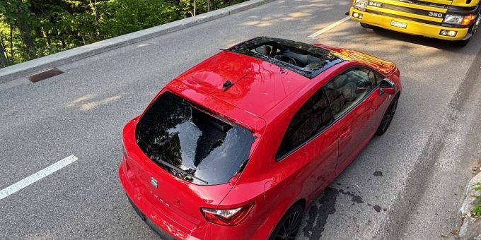 Mühlrüti SG: Verkehrsunfall zwischen Motorrad und Auto. Mühlrüti SG