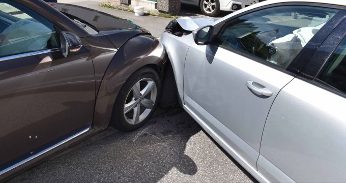 In Haslen sind zwei Autos kollidiert. Kollison in Haslen