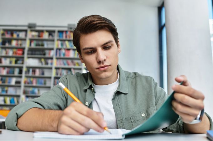 Wer studieren möchte, benötigt in der Regel eine langfristige Finanzierung. Finanzierung