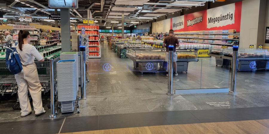 Im Megastore von Coop in Egerkingen SO sind diese Schranken erst in diesem Jahr angebracht worden.