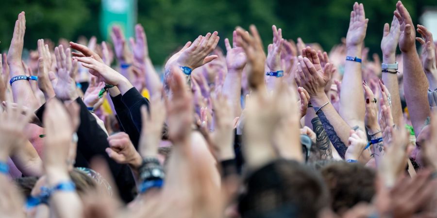 Trotz des Wetters liessen sich die Besucherinnen und Besucher die Laue nicht verderben.