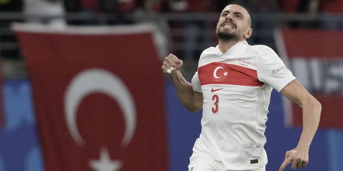 Merih Demiral feiert das Tor zum 1:0 für die Türkei gegen Österreich im Achtelfinal der EM 2024. EM 2024 Türkei Österreich