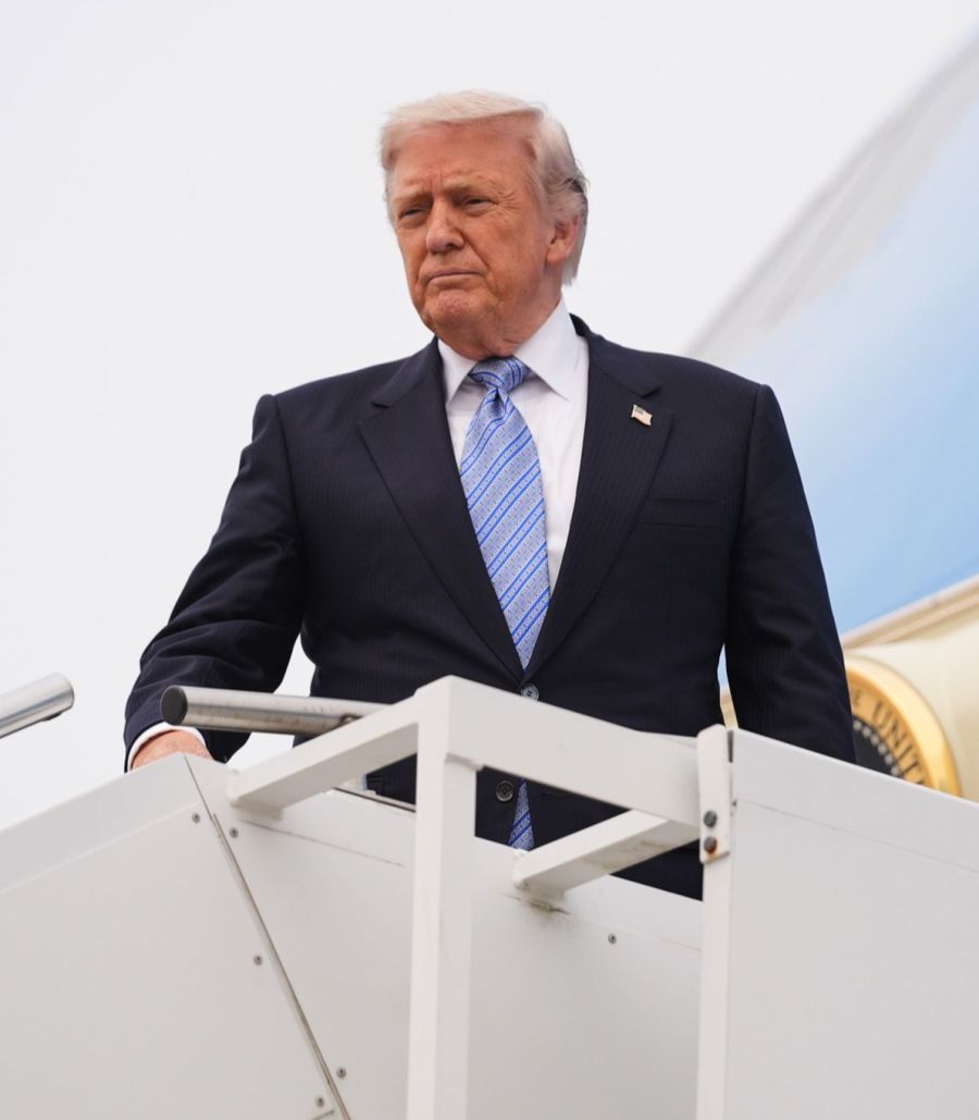 Er gilt als politischer Slogan gegen Donald Trump und als mögliche Drohung.