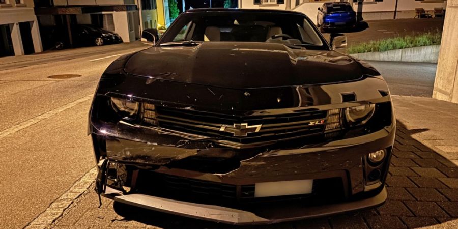 Mit diesem Auto rammte ein alkoholisierter 24-Jähriger einen 16-Jährigen auf seinem Motorrad in Altnau TG.