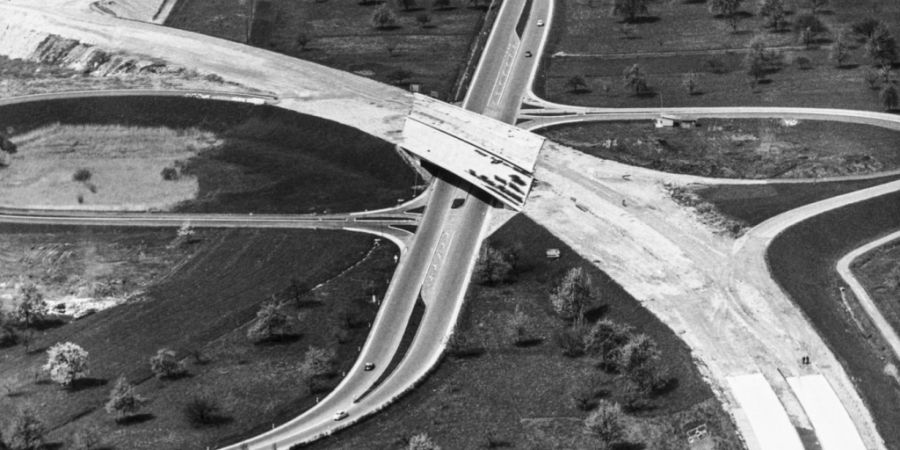 1964 wurden beim Bau der A1 bei St. Margrethen SG Anschlüsse über die Grenze vorgesehen. Bisher fehlt allerdings in Vorarlberg die dafür vorgesehene Verbindungsstrasse S18.