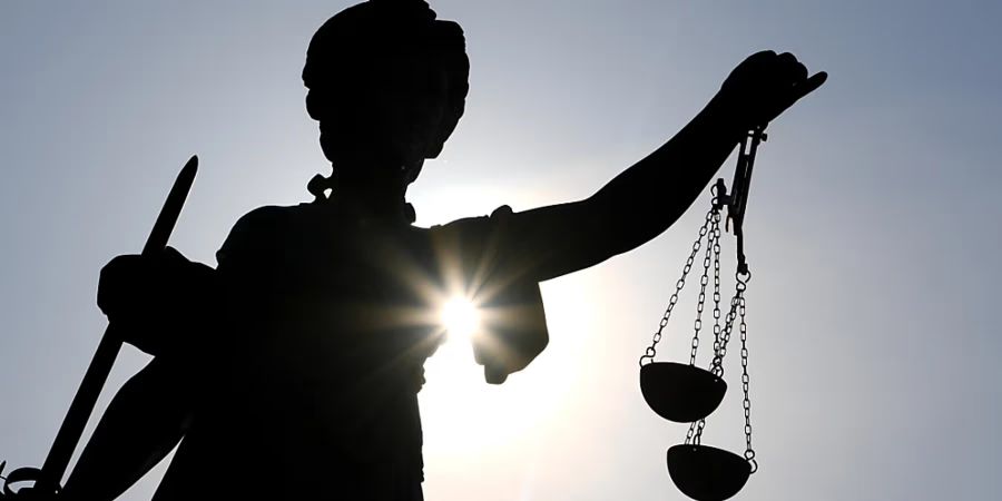 Die Staatsanwaltschaft fordert für den früheren SVP-Politiker eine lebenslange Freiheitsstrafe sowie eine vollzugsbegleitende Therapie (Archiv).