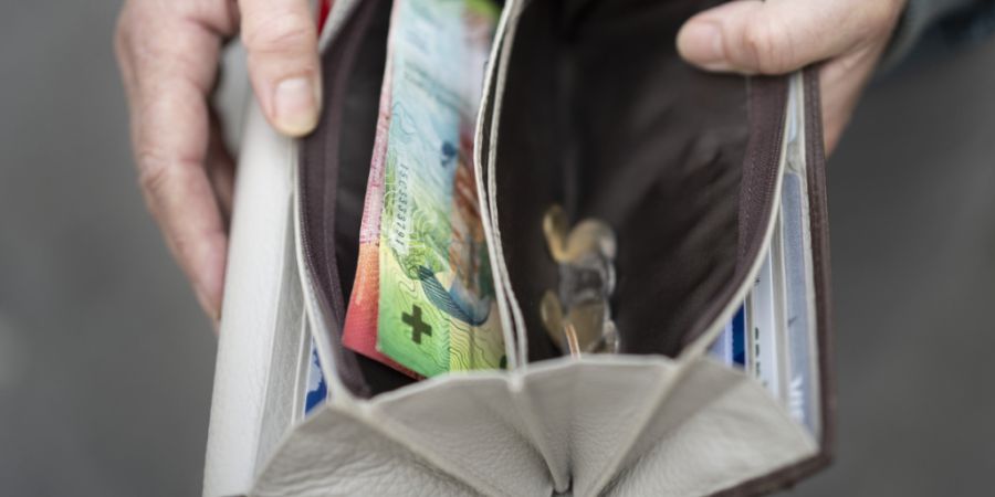 Im Service public und namentlich für öffentliche Verkehrsbetriebe soll es keine Pflicht geben, Bargeld anzunehmen. Dieser Meinung ist eine knappe Mehrheit der zuständigen Nationalrat...