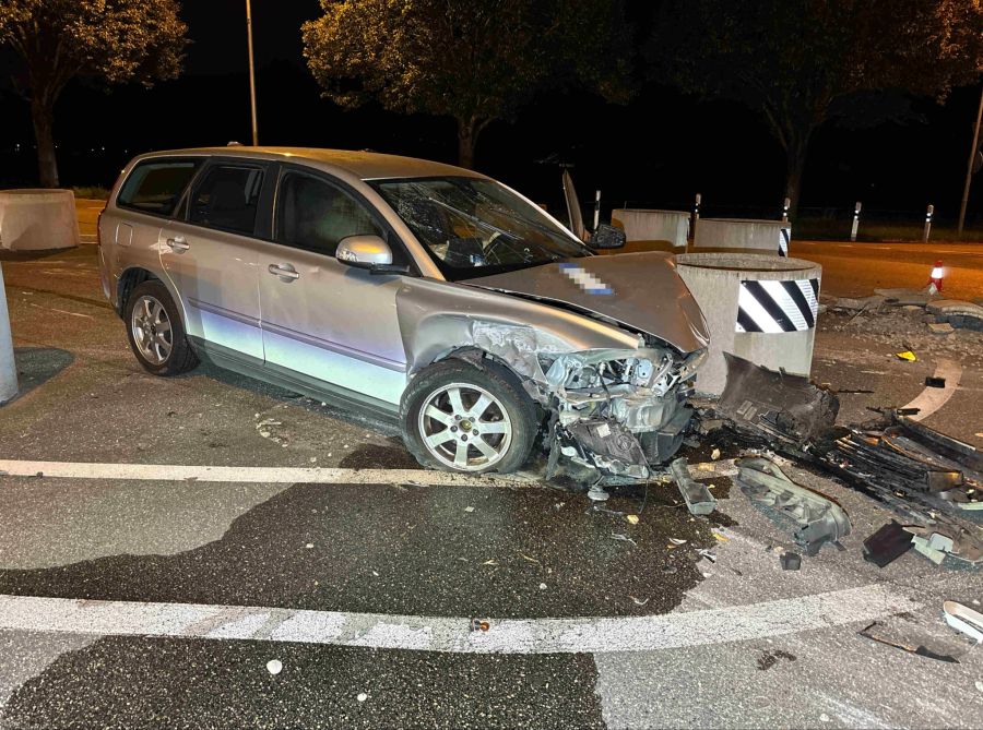 Der Mann wurde dabei mittelschwer verletzt.