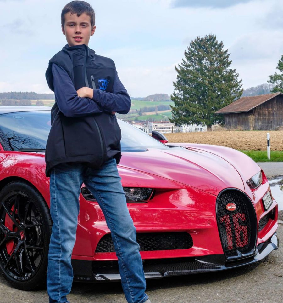 Ben entdeckt die Bugatti-Welt.