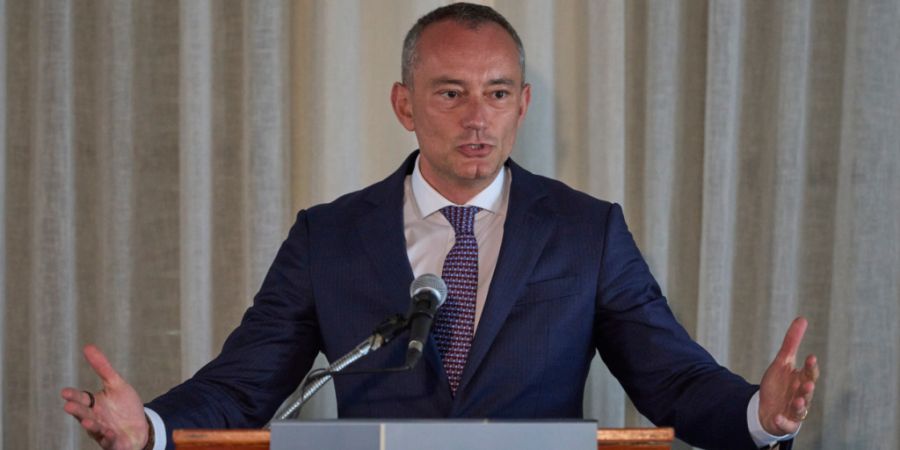 ARCHIV - Nickolaj Mladenow, Hoher Repräsentant für US-Präsident Trumps Internationalen Friedensrat und den Gazastreifen, spricht während der Pressekonferenz des Friedensrats zu den ...