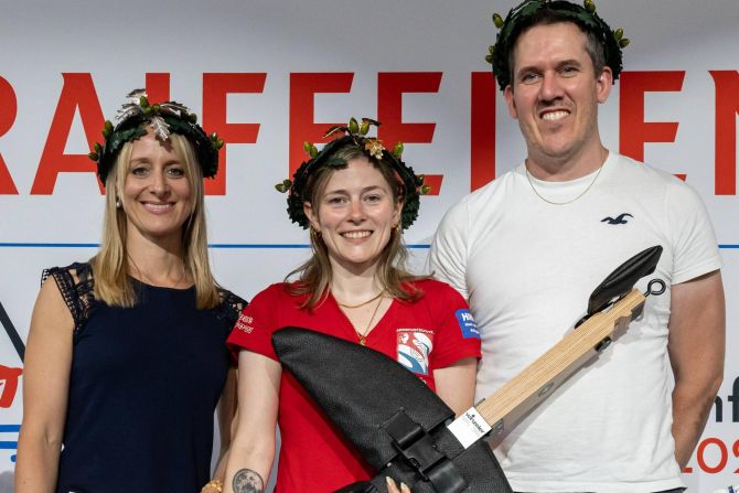 Schützenkönig-Ausstich 2026, von links, Irène Beyeler (2.), Joëlle Baumgartner (1.) und Jürg Ebnöther
(3).