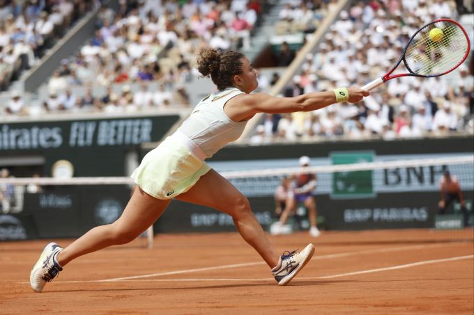 Nach gutem Start in die Partie wird Paolini massiv in die Defensive gedrängt. French Open