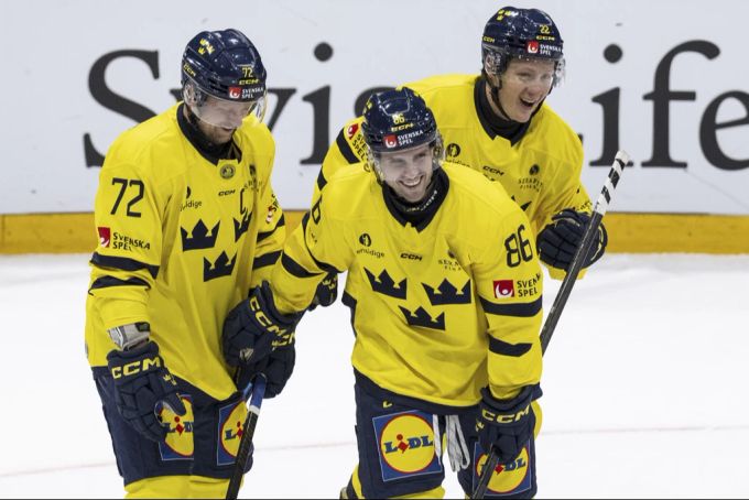 Die Schweden erleben in der Schweiz ein aus ihrer Sicht tolles Mitteldrittel. Schweden