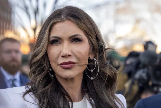 Kristi Noem trump