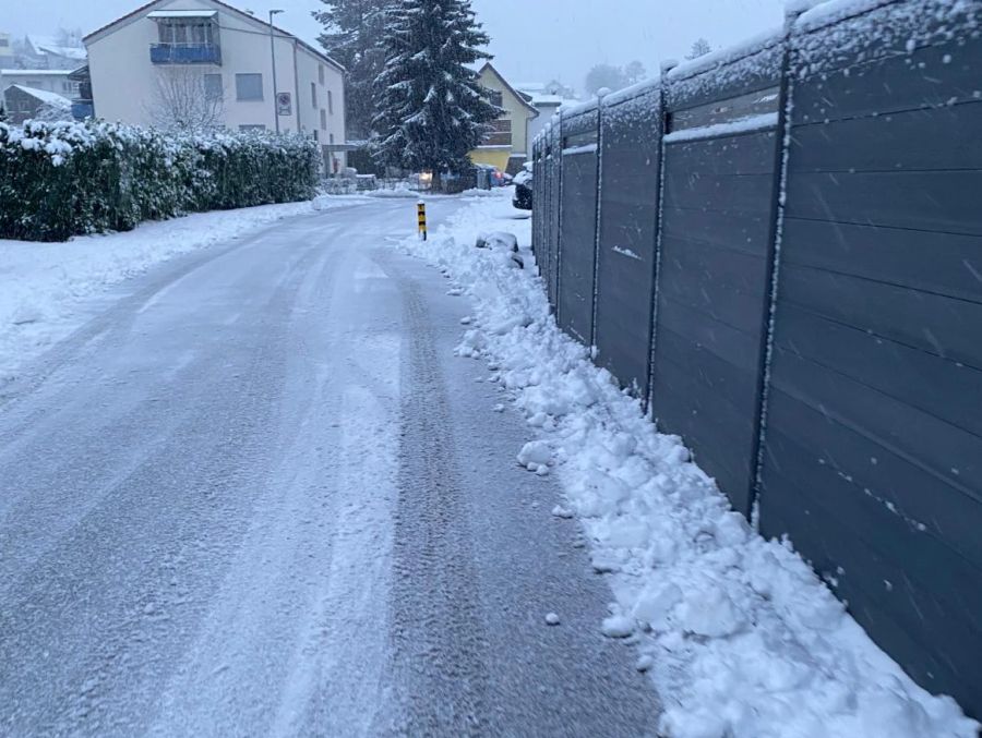 In Dulliken SO sind die Strassen am frühen Morgen bereits geräumt.