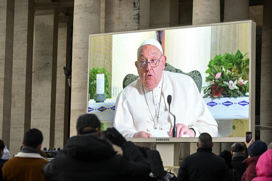 Papst Franziskus ist 88 Jahre alt und damit der drittälteste Mann im höchsten Amt. Er ist der Souverän des Vatikanstaats.