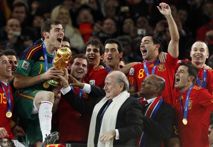Iker Casillas wurde mit Spanien einmal Welt- und zweimal Europameister. Iker Casillas