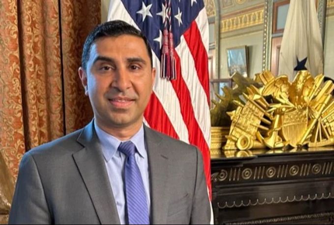 Faiz Shakir, Berater von Bernie Sanders, kritisiert die Elite der Demokraten. Faiz Shakir