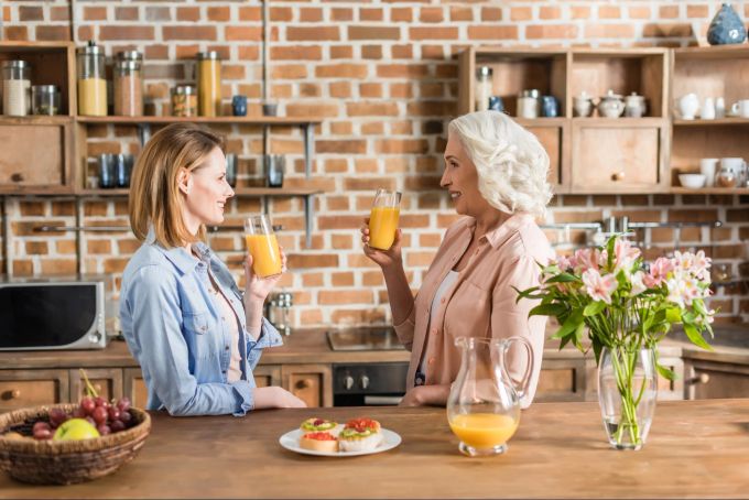 Ein Glas Orangensaft kann das Immunsystem mit Vitamin C versorgen. Gesundheit Aaragau