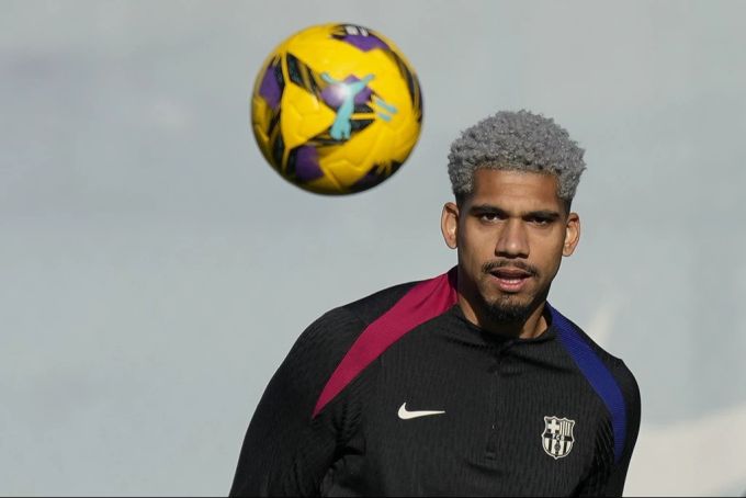 Captani Ronald Araujo spricht über die Situation beim FC Barcelona. FC Barcelona