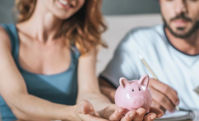 Wer den Überblick über seine Ausgaben behält, kann sich auch teure Dinge leisten. Finanzen