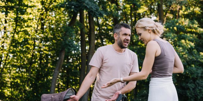 Mann und Frau streiten