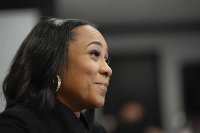 Die leitende Staatsanwältin Fani Willis vom Strafverfahren gegen Donald Trump abgezogen. Fanni Willis Trump