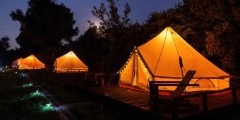 Glamping, Zelte, Abend, Beleuchtung