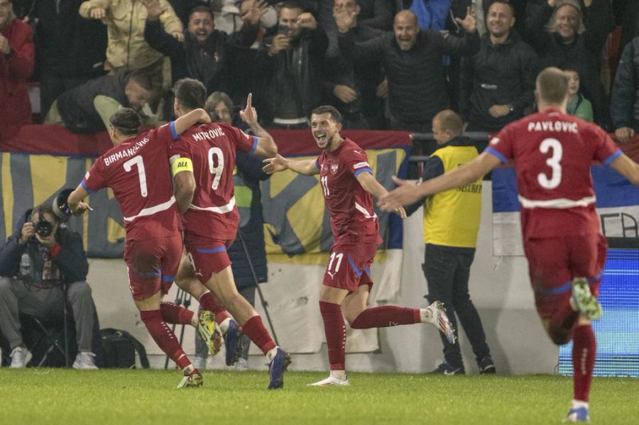 Aleksandar Mitrovic (9) jubelt nach dem sehenswerten 2:0-Treffer gegen die Schweiz.