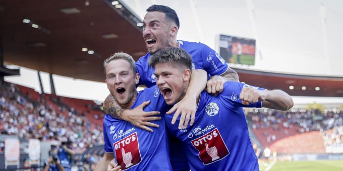 Der FC Luzern bejubelt die Führung gegen den FCZ. FC Luzern