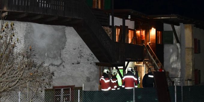 Cazis: Feuerwehreinsatz wegen deponierter Asche. Cazis: Feuerwehreinsatz