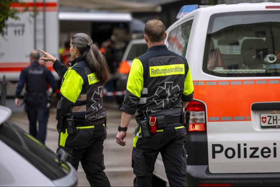 In Zürich verletzte am Dienstag ein Mann mit einem Messer drei Kinder bei einer Kita.