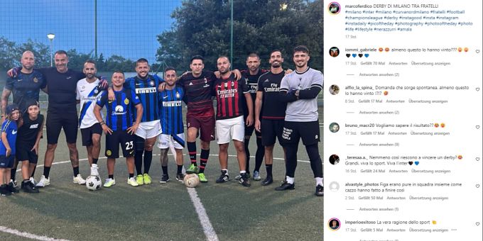 Dieses Bild zeigt die beiden Inter-Ultras am Vorabend bei einem Fussballspiel: Andrea Beretta (2. v. l.) und Antonio Bellocco (4. v. l.). Inter Mailand Ultras