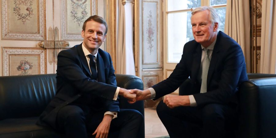 Emmanuel Macron Michel Barnier