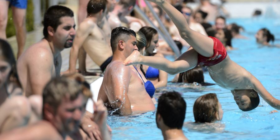 Baden war beliebt in diesem Sommer. Auch das Thurbad Weinfelden verzeichnete einen Besucherrekord. (Symbolbild)