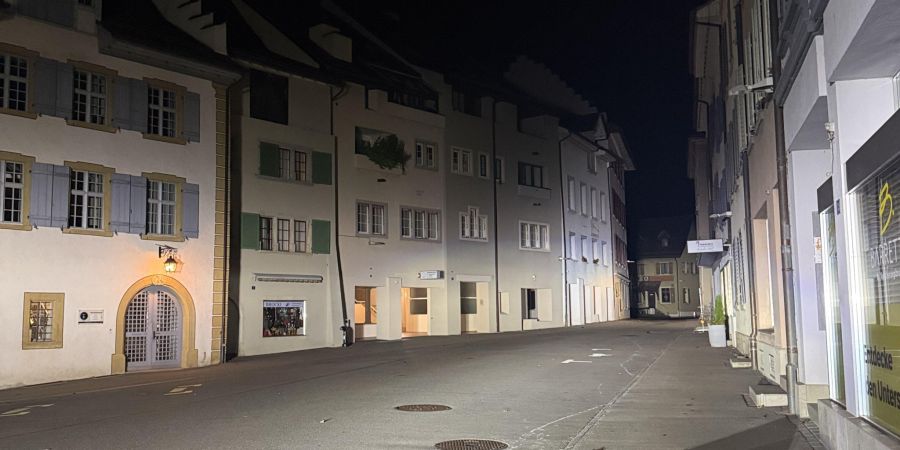 Auch der VW Sharan, mit dem der Fiat zusammengestossen war, wurde erheblich beschädigt.