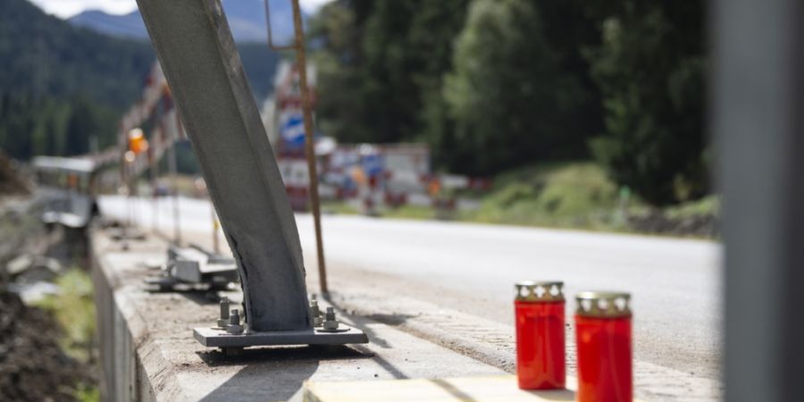 Bei einem schweren Carunglück bei Susch starben vergangenen Donnerstag fünf Menschen.