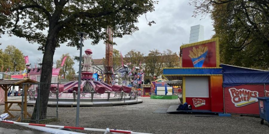 Am Sonntagnachmittag waren gewisse Areale der Herbstmesse Basel wegen Sturmwarnung abgesperrt.