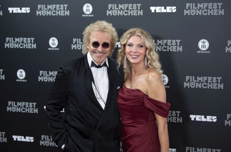 Thomas Gottschalk und Karina Mross haben sich während eines Kurztrips verlobt.