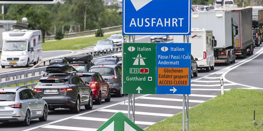 Stau vor Gotthard-Nordportal